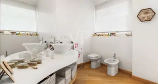 von_poll_real_estate_property_IT252941907_image_14