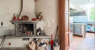 von_poll_real_estate_property_IT252941908_image_26