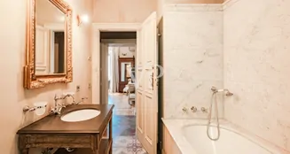 von_poll_real_estate_property_IT252941908_image_21