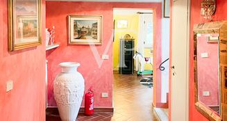 von_poll_real_estate_property_IT252941910_image_10