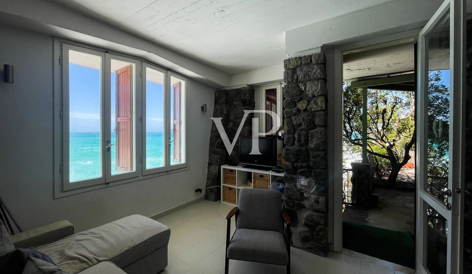 Villa de luxe à vendre face à la mer à Castiglioncello, Toscane