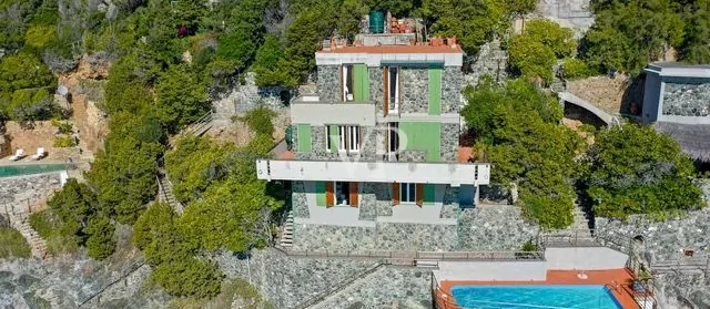 Villa de luxe à vendre face à la mer à Castiglioncello, Toscane