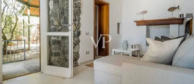 Villa de luxe à vendre face à la mer à Castiglioncello, Toscane