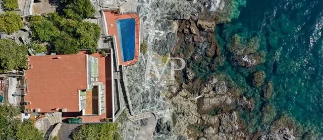 Villa de luxe à vendre face à la mer à Castiglioncello, Toscane