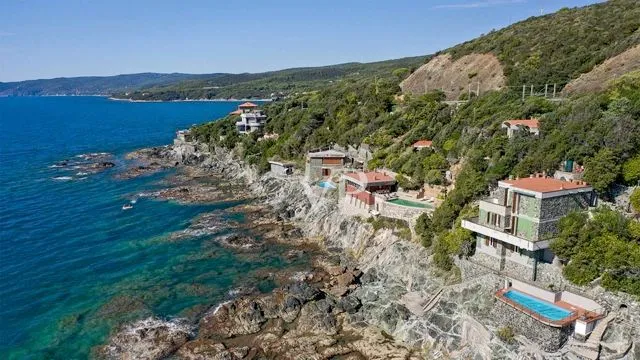 Luxus-Villa mit Blick und Zugang zum Meer in Castiglioncello, Toskana