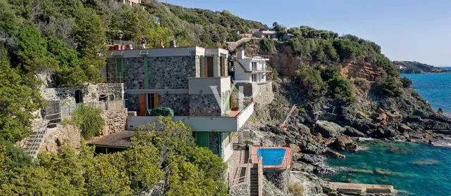 Villa de luxe à vendre face à la mer à Castiglioncello, Toscane