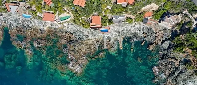 Villa de luxe à vendre face à la mer à Castiglioncello, Toscane