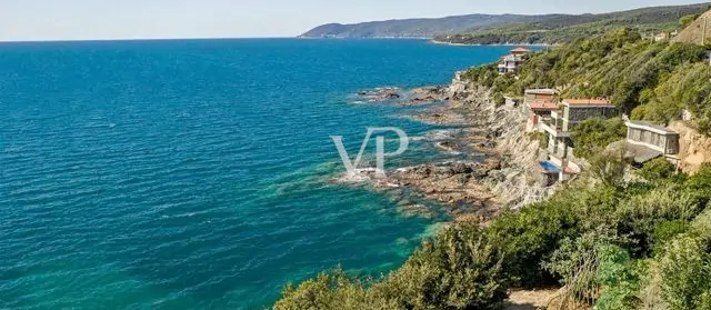 Villa de luxe à vendre face à la mer à Castiglioncello, Toscane