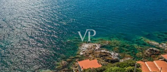 Villa de luxe à vendre face à la mer à Castiglioncello, Toscane