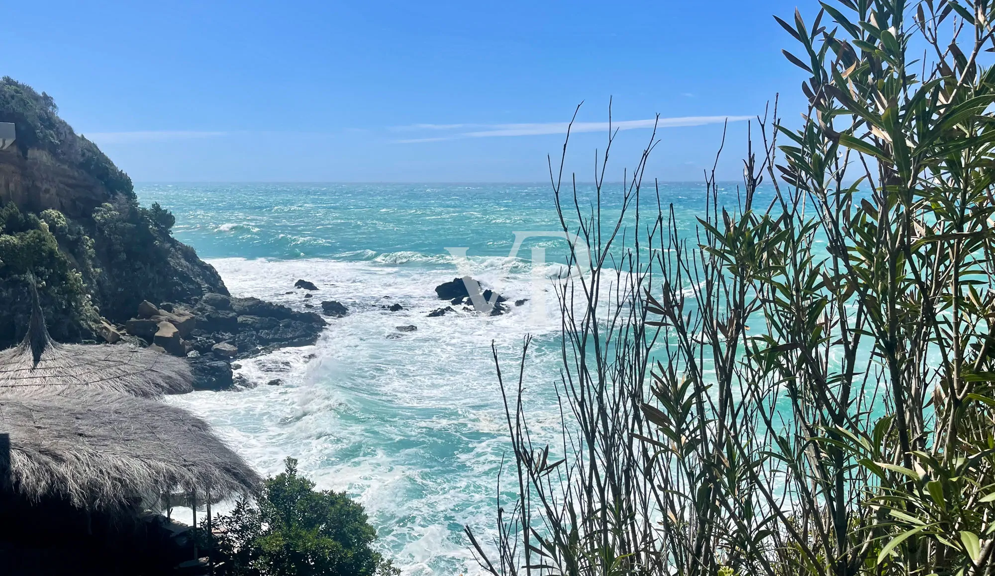Villa de luxe à vendre face à la mer à Castiglioncello, Toscane