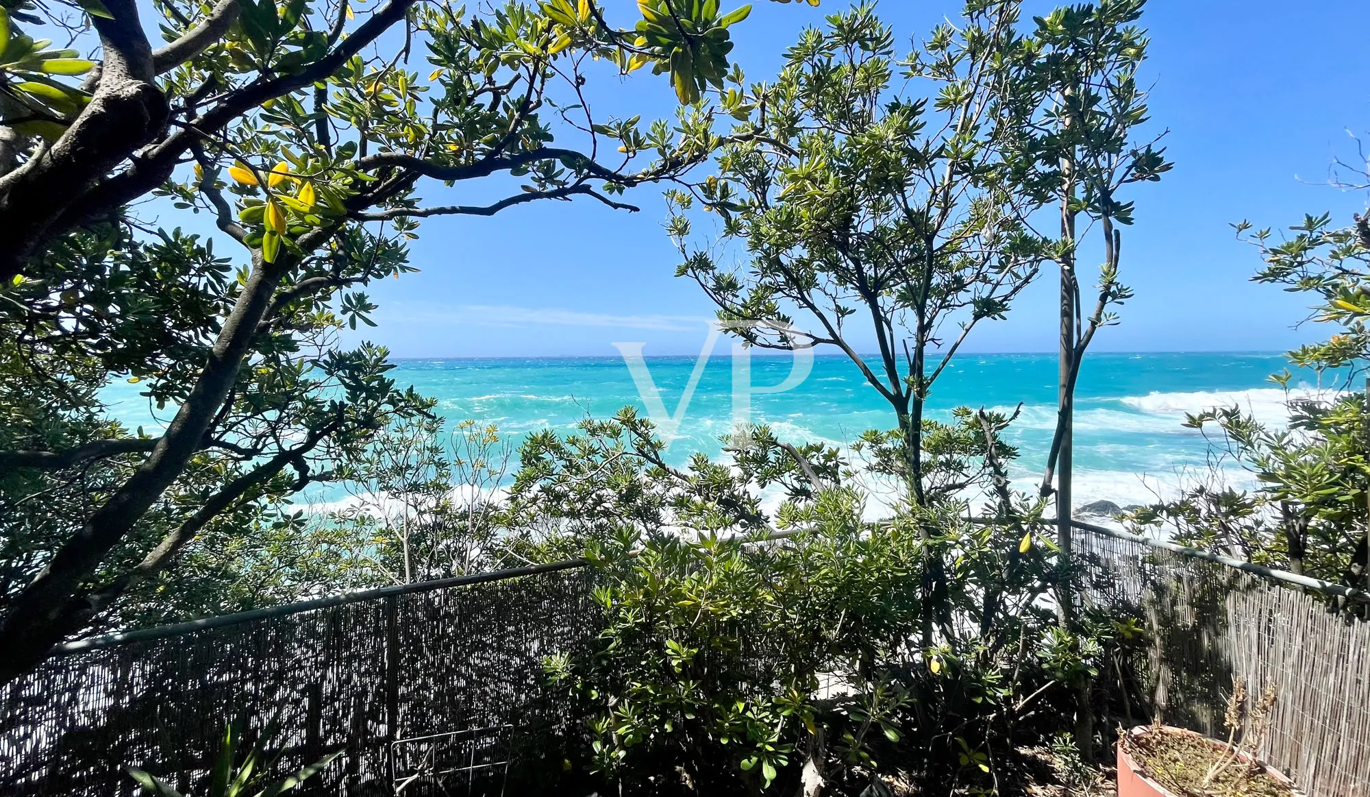 Villa de luxe à vendre face à la mer à Castiglioncello, Toscane