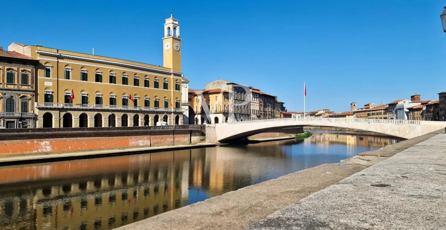Palacio histórico en el Lungarno - Residencia renacentista con comodidades modernas en Pisa