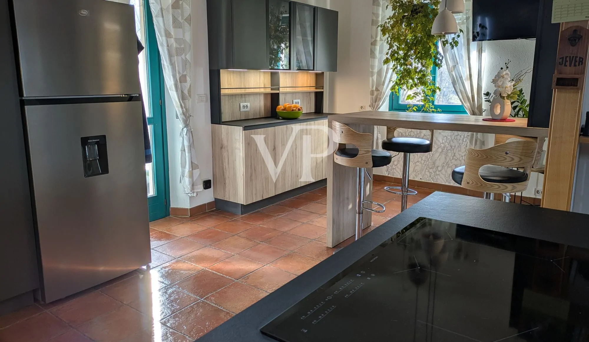 Villa con piscina nella verde campagna piemontese