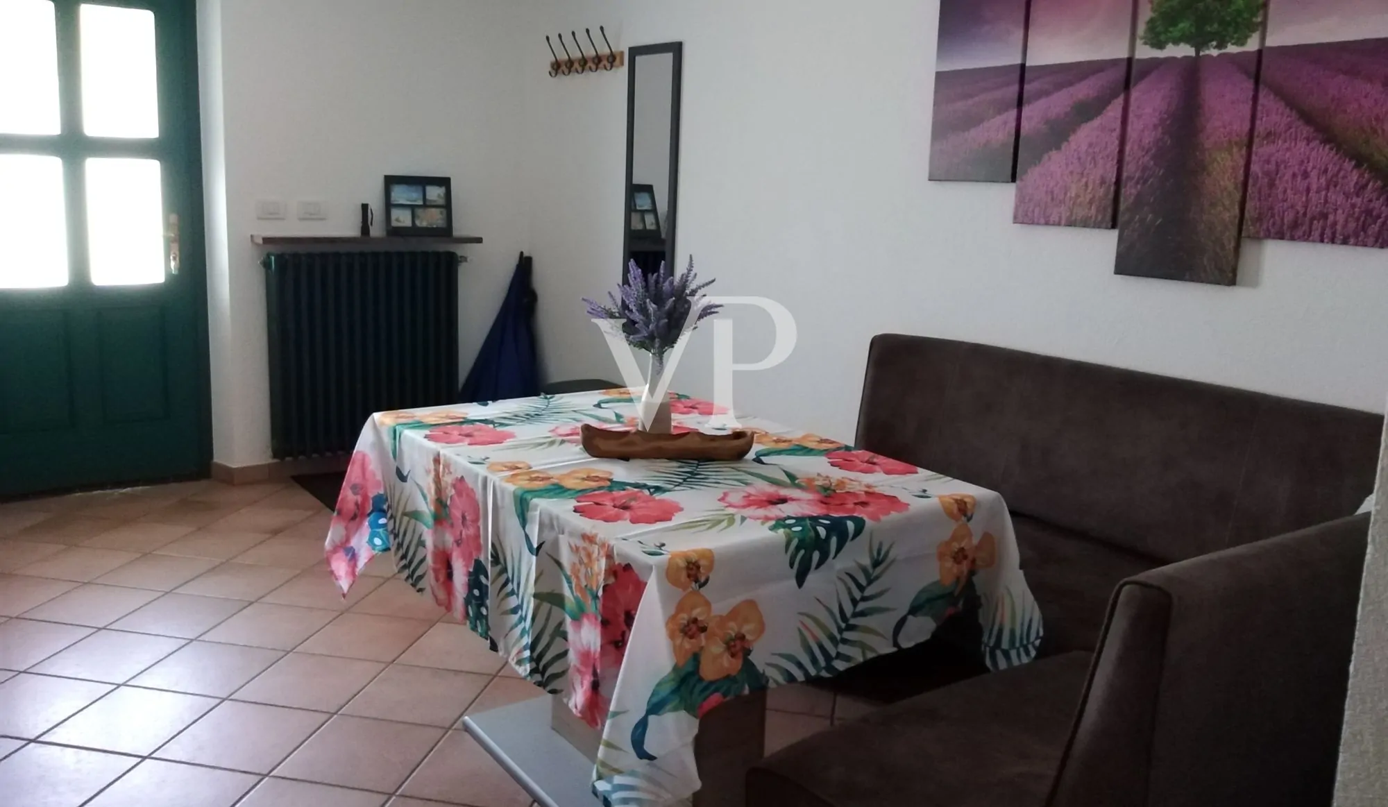 Villa con piscina nella verde campagna piemontese