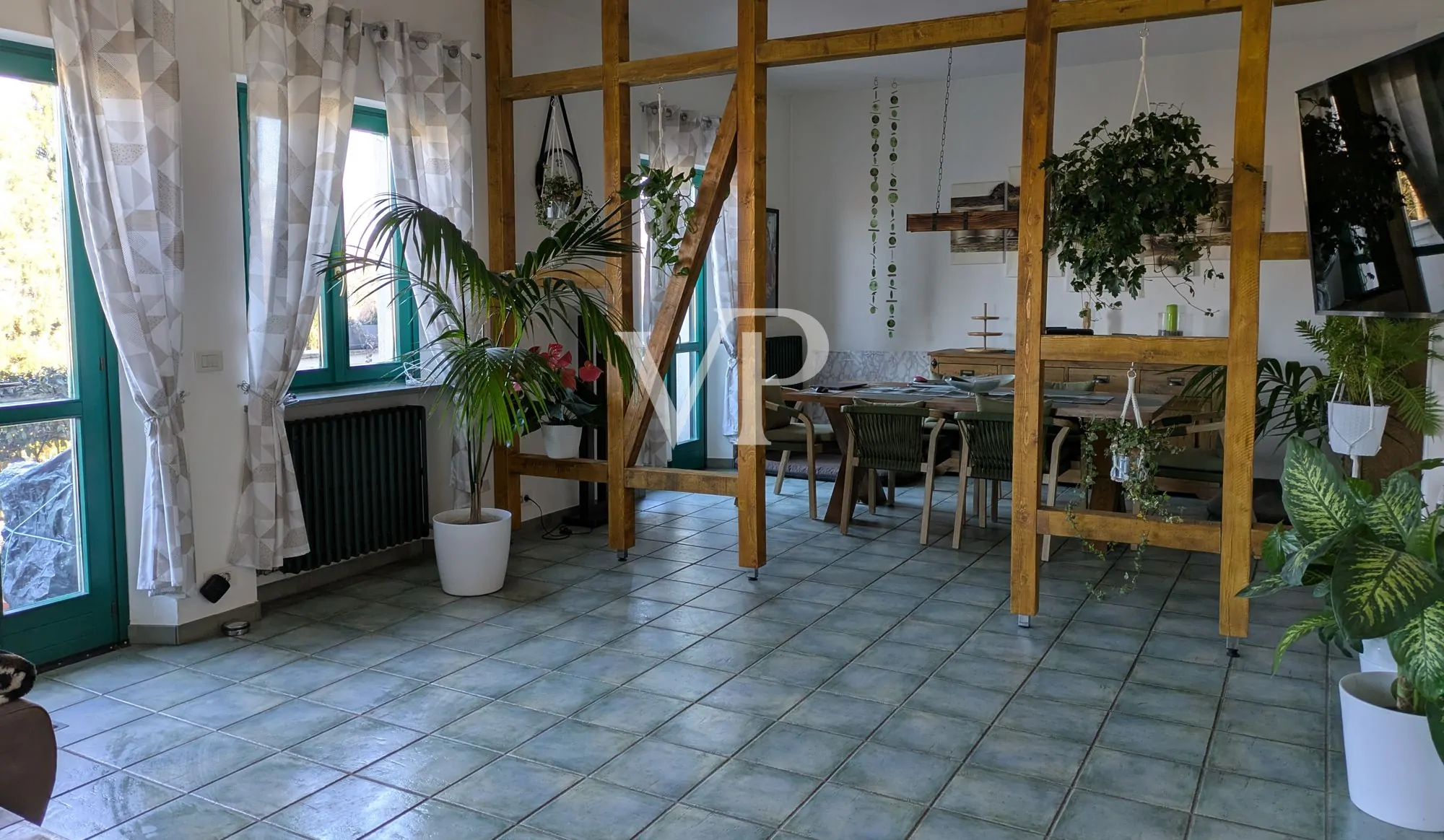 Villa con piscina nella verde campagna piemontese