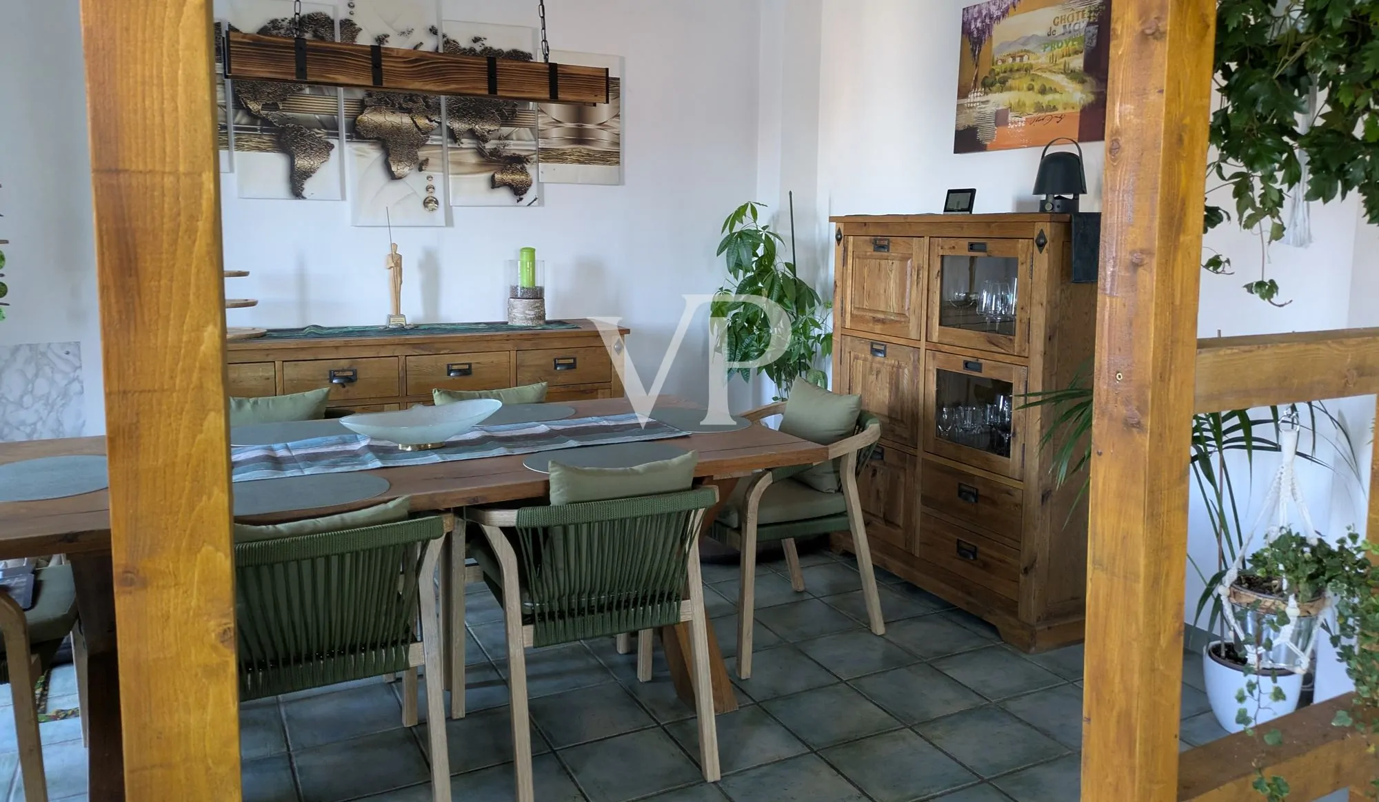 Villa con piscina nella verde campagna piemontese