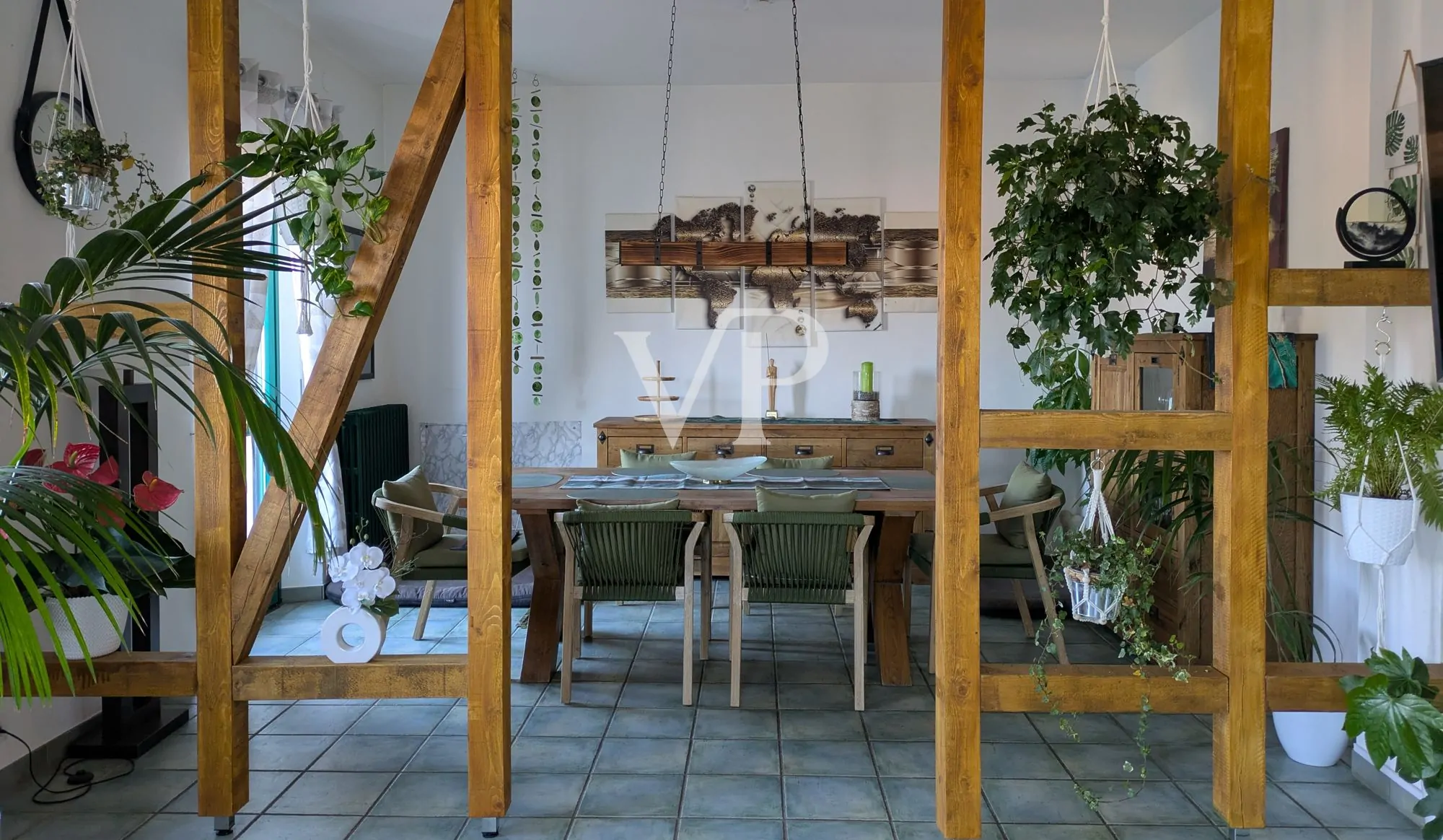 Villa con piscina nella verde campagna piemontese