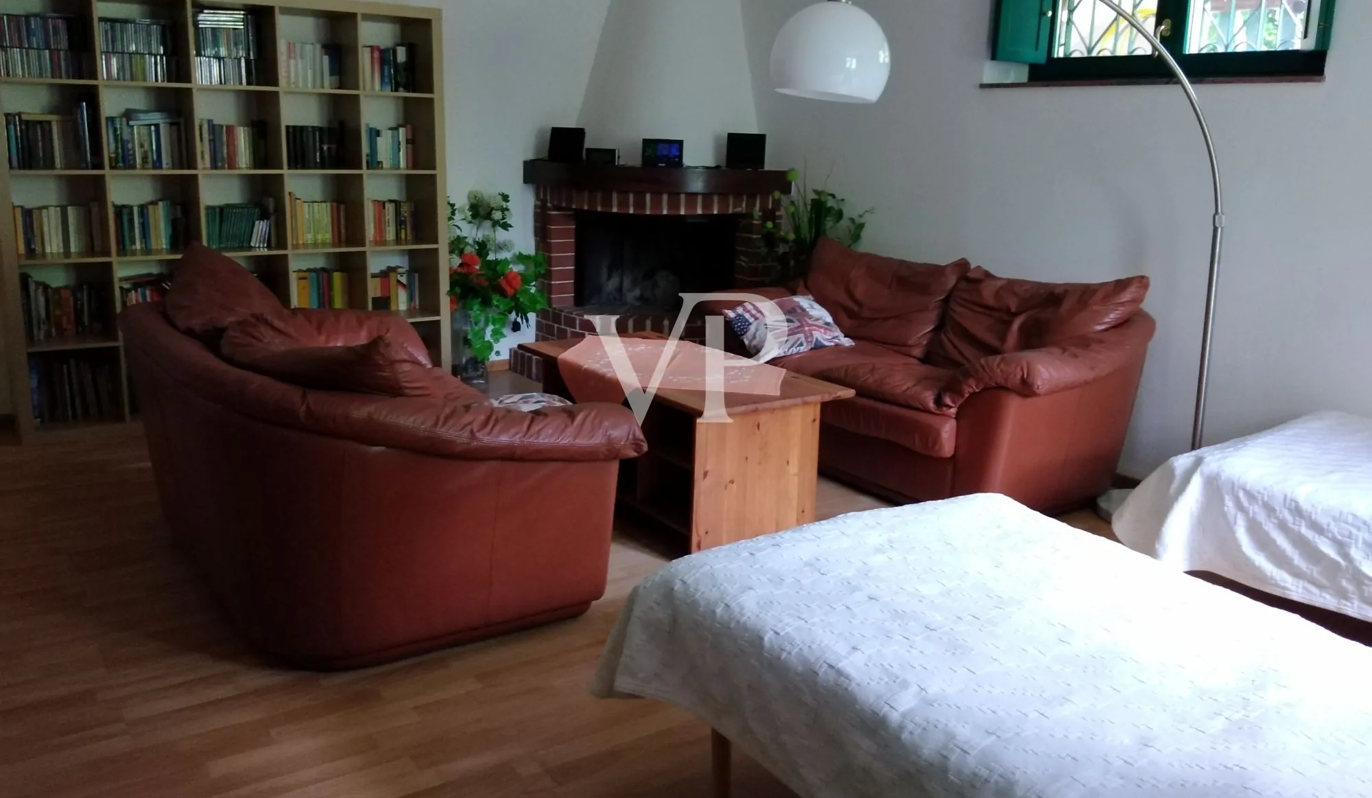 Villa con piscina nella verde campagna piemontese