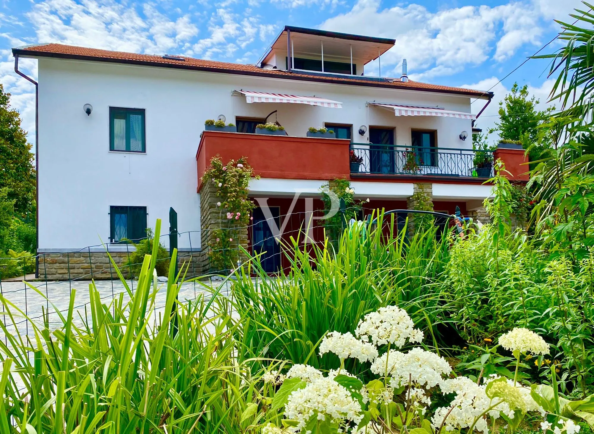 Villa with pool in the green Piedmont countryside