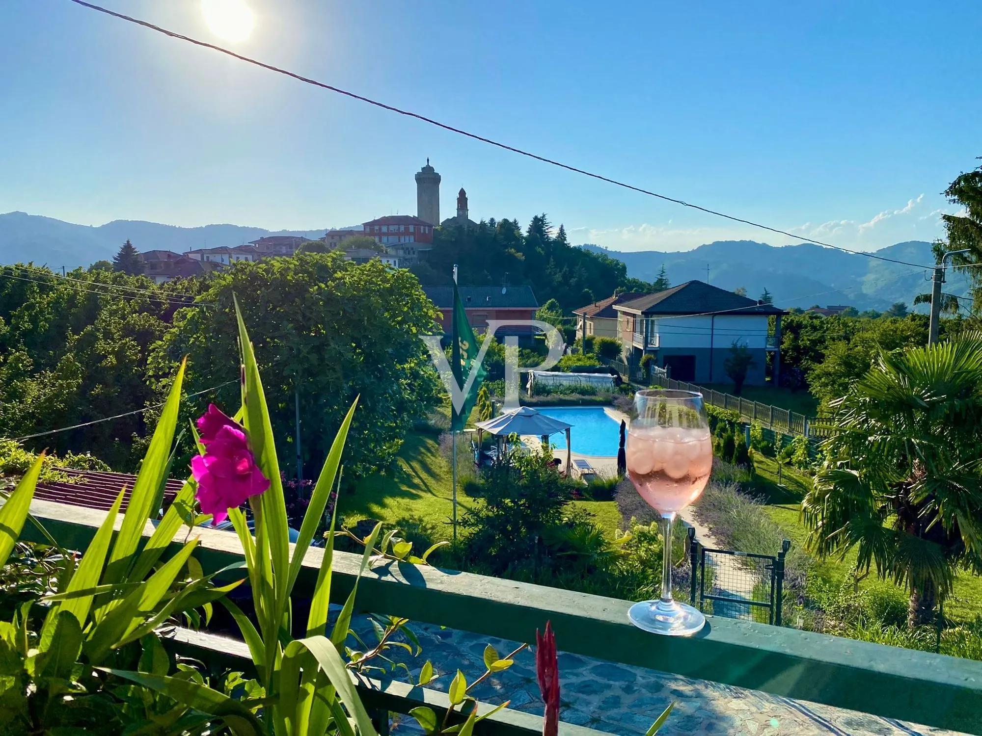 Villa with pool in the green Piedmont countryside