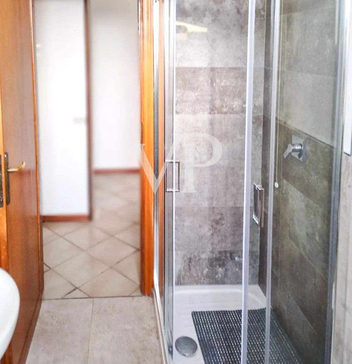 Casa adosada independiente con jardín y terraza