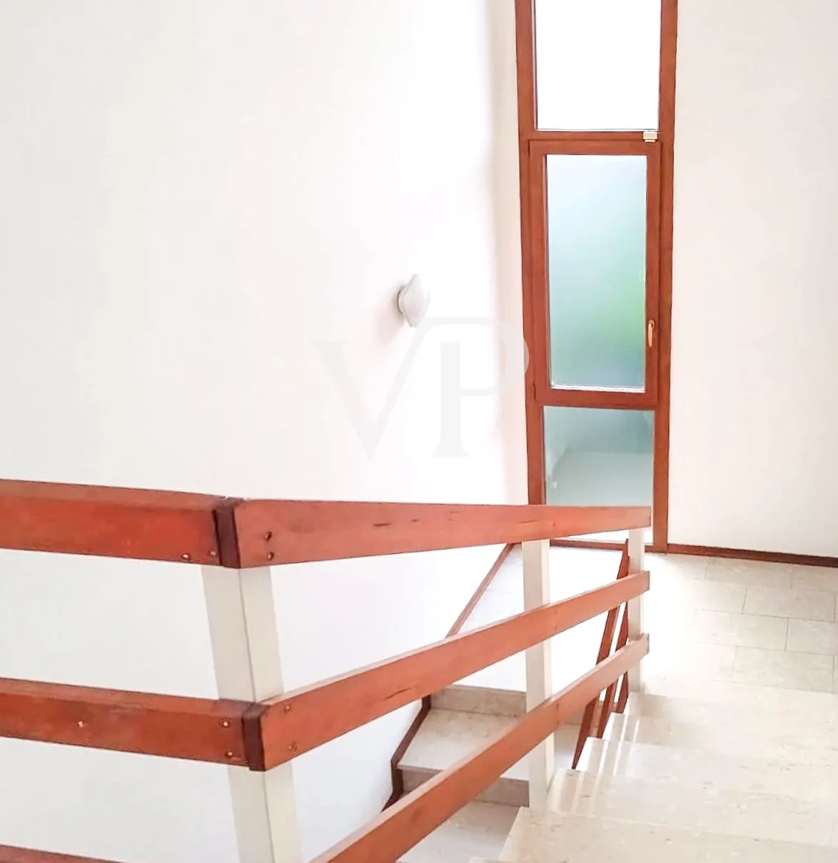 Casa adosada independiente con jardín y terraza