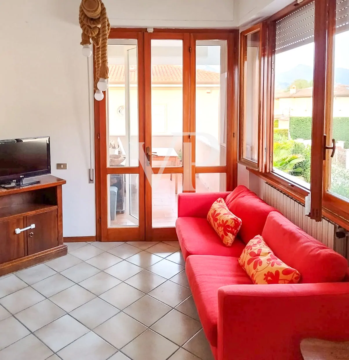 Casa adosada independiente con jardín y terraza