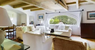 von_poll_real_estate_property_IT252941967_image_0