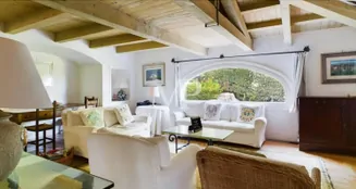 von_poll_real_estate_property_IT252941967_image_0