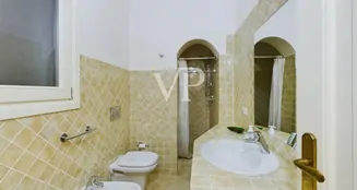 von_poll_real_estate_property_IT252941967_image_19