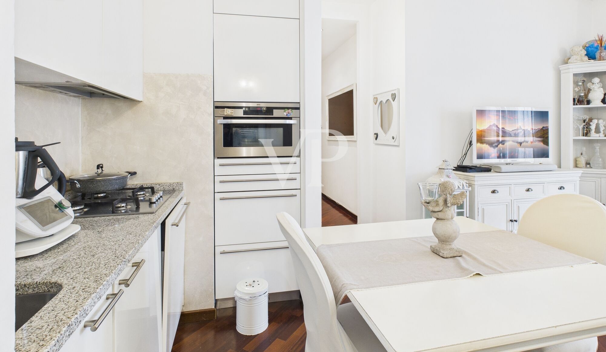 Exklusive Zwei-Zimmer-Wohnung mit Panoramaterrasse - Dachgeschoss