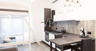 von_poll_real_estate_property_IT252941964_image_0