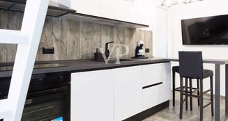 von_poll_real_estate_property_IT252941964_image_4