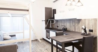 von_poll_real_estate_property_IT252941964_image_1