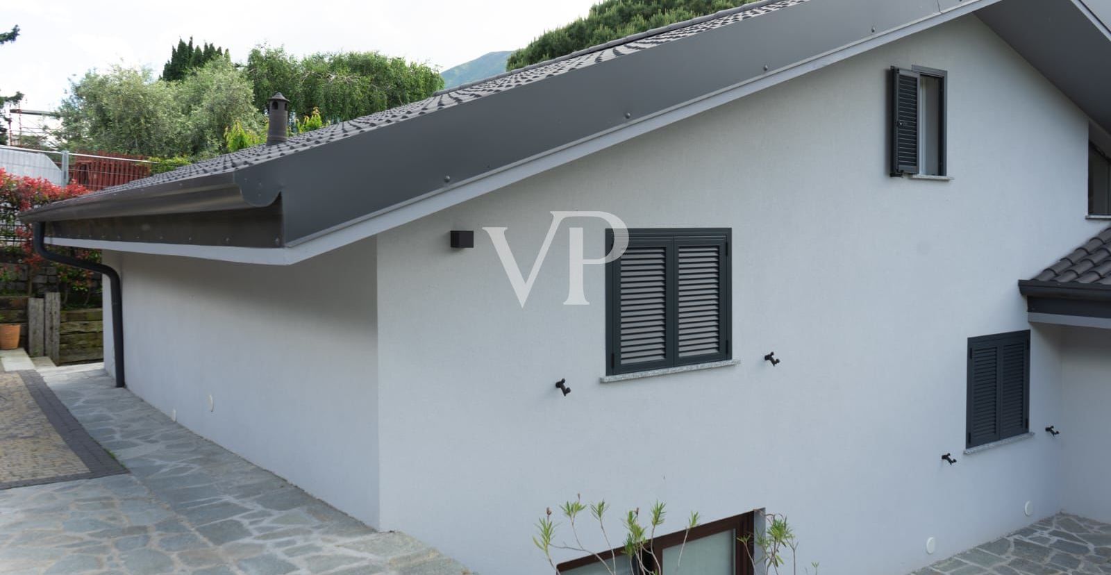 Rinnovata residenza di lusso a Colico, con affaccio sul lago