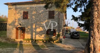 von_poll_real_estate_property_IT252941982_image_8