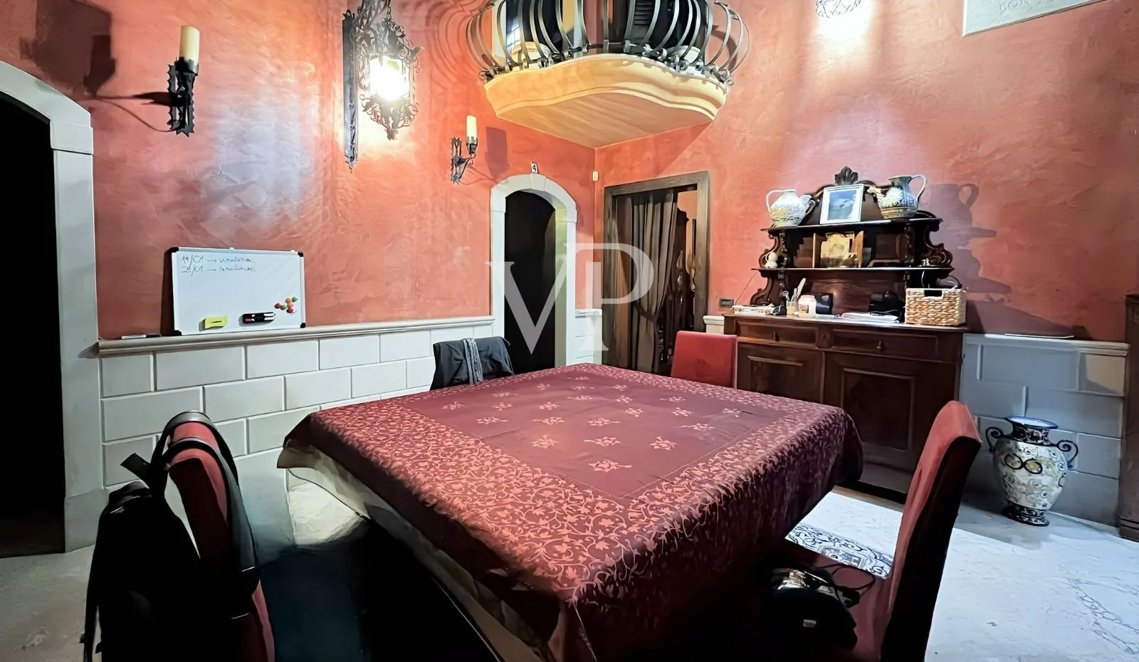 Prestigeträchtige historische Residenz mit Blick auf die Piazza Mazzini