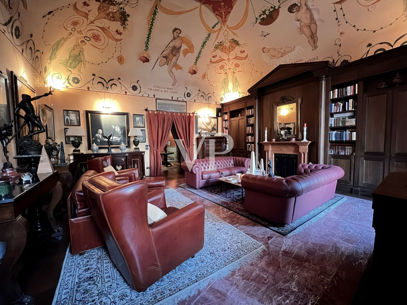 Prestigeträchtige historische Residenz mit Blick auf die Piazza Mazzini