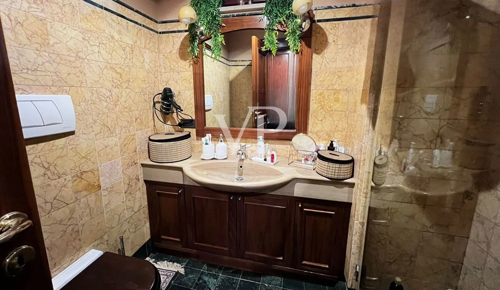 Prestigeträchtige historische Residenz mit Blick auf die Piazza Mazzini