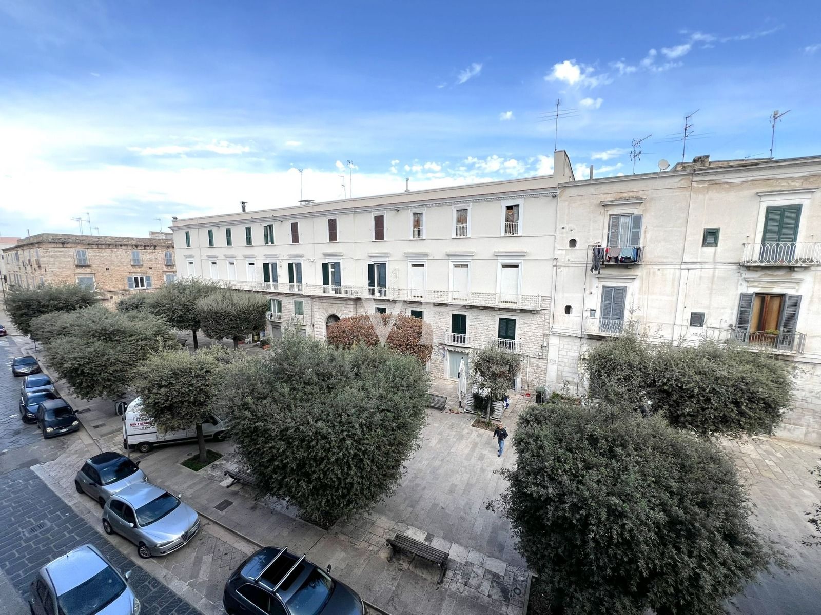 Prestigeträchtige historische Residenz mit Blick auf die Piazza Mazzini