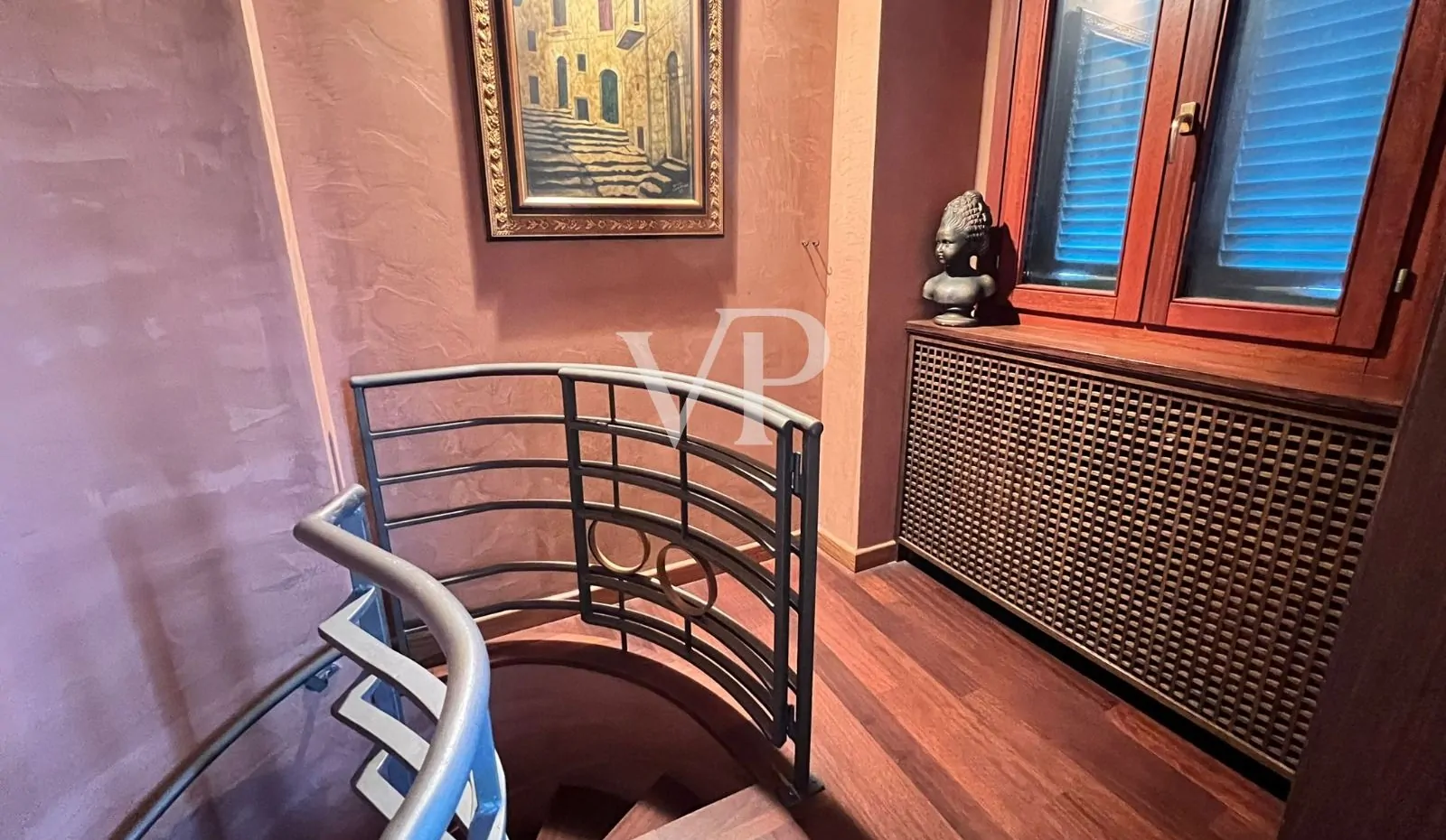 Prestigeträchtige historische Residenz mit Blick auf die Piazza Mazzini