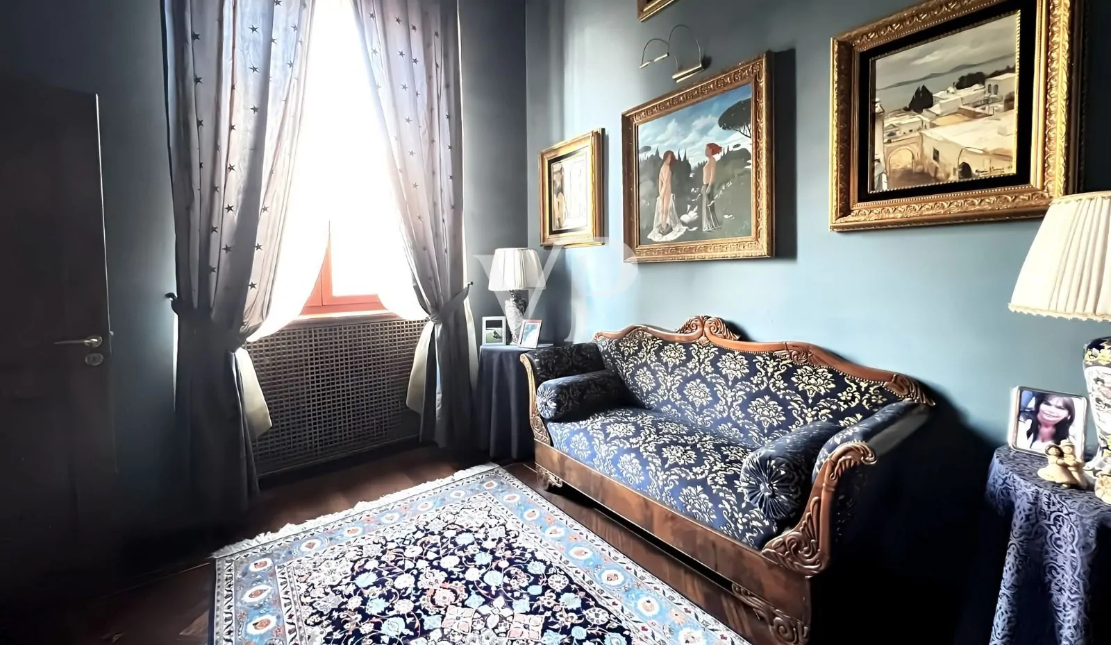 Prestigeträchtige historische Residenz mit Blick auf die Piazza Mazzini