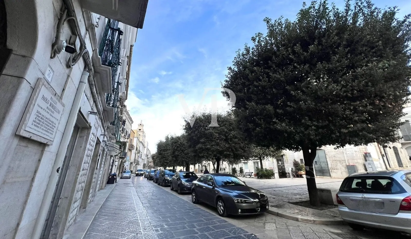 Prestigeträchtige historische Residenz mit Blick auf die Piazza Mazzini