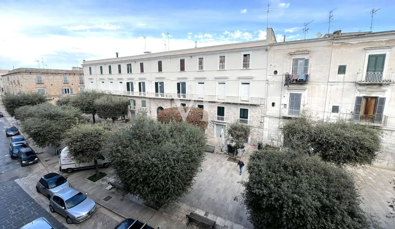 Prestigeträchtige historische Residenz mit Blick auf die Piazza Mazzini