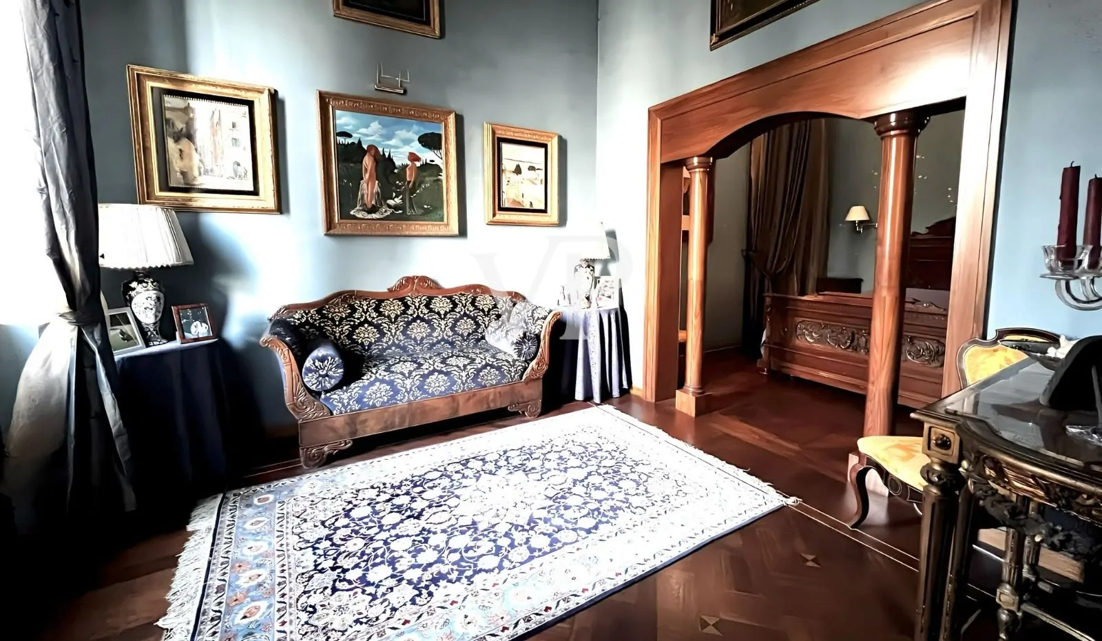 Prestigeträchtige historische Residenz mit Blick auf die Piazza Mazzini