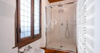 von_poll_real_estate_property_IT252942037_image_17