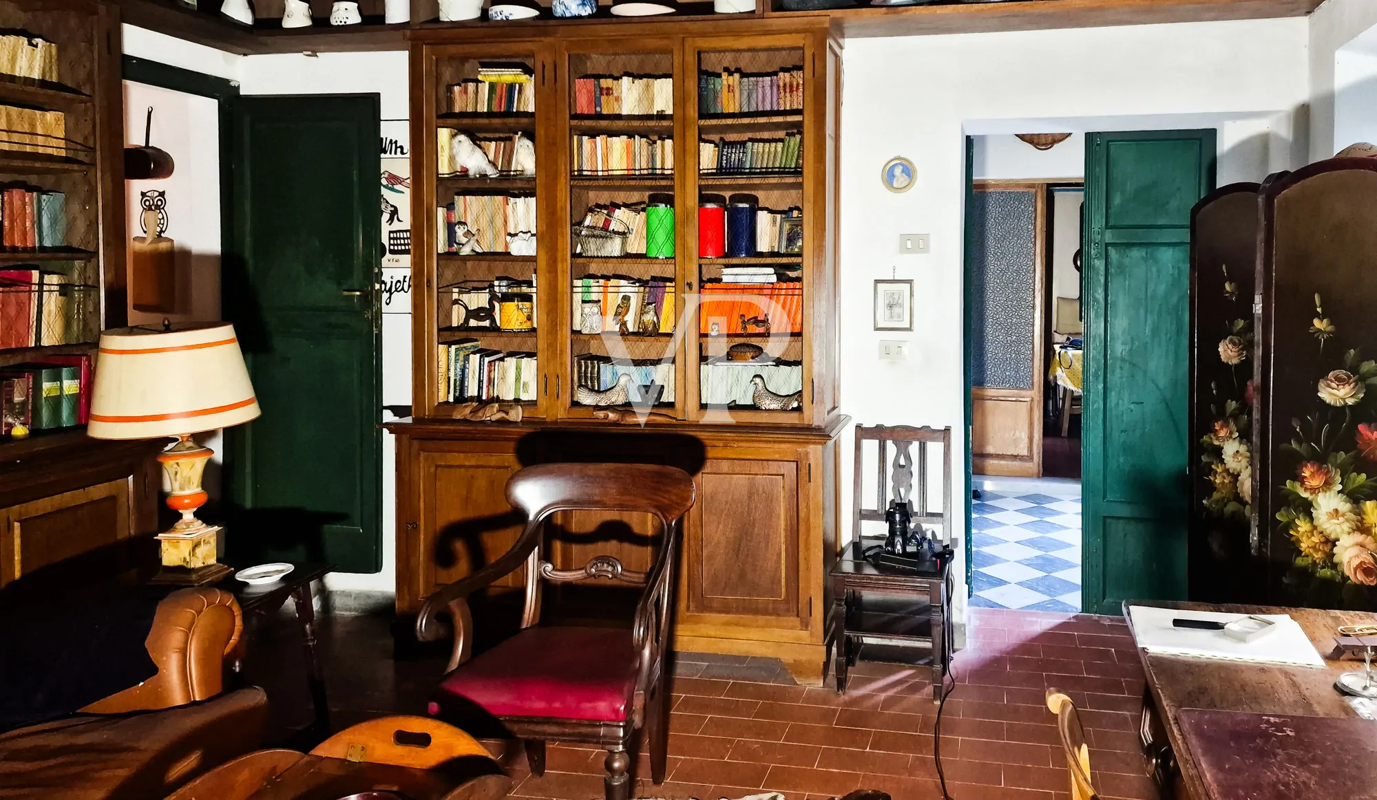 Tenuta storica con vista mare e 8 ettari di terreno – fascino toscano nei pressi di Pisa