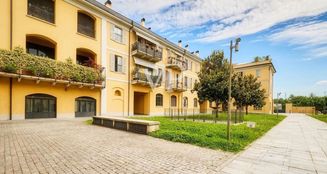von_poll_real_estate_property_IT252942086_image_0