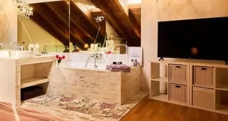 von_poll_real_estate_property_IT252942086_image_16