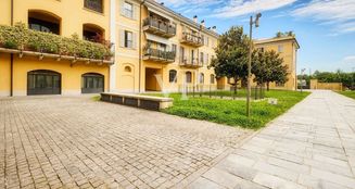 von_poll_real_estate_property_IT252942086_image_1